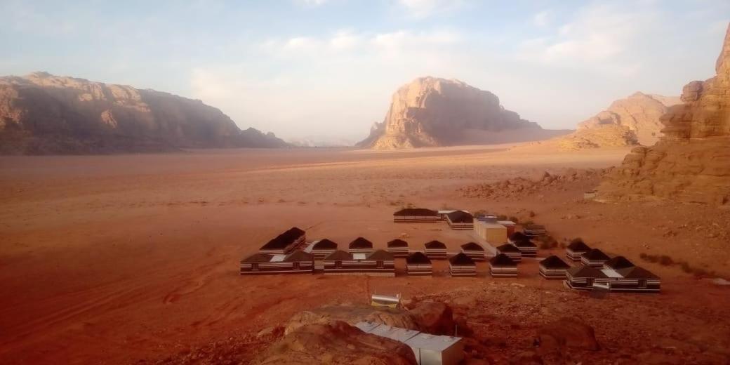 Wadi Rum Quiet Village Camp Екстер'єр фото