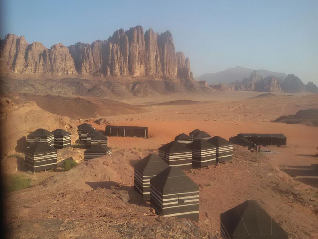 Wadi Rum Quiet Village Camp Екстер'єр фото