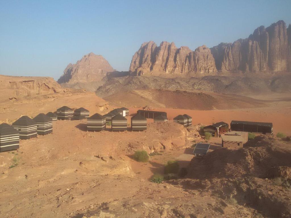 Wadi Rum Quiet Village Camp Екстер'єр фото